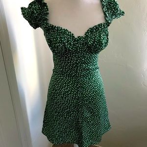 Small Green Button Up Eslastic Top Dress